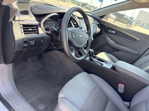 Used 2017 Chevrolet Impala LS FWD image 18
