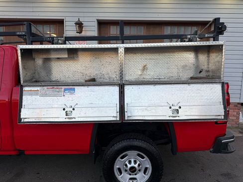 Used 2018 GMC Sierra 2500 2WD Regular Cab image 9