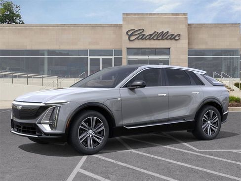 New 2026 Cadillac Lyriq Luxury image 2