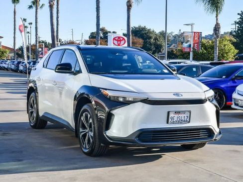 Used 2023 Toyota bZ4X XLE image 3