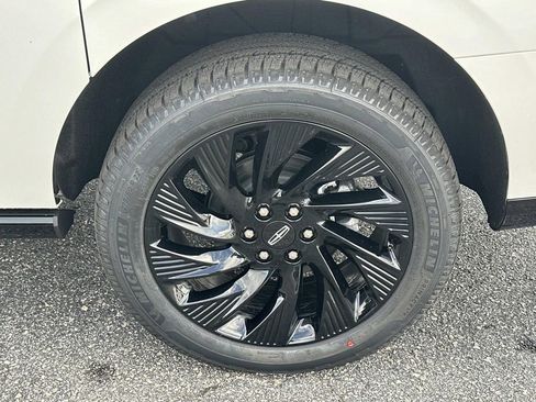 New 2025 Lincoln Navigator L Reserve w/ Jet Appearance Package image 23