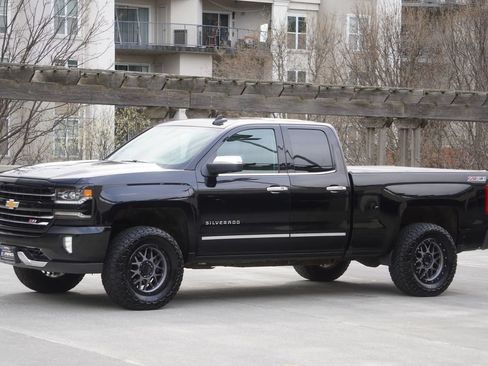 Used 2017 Chevrolet Silverado 1500 LTZ Z71 AWD/4WD image 3
