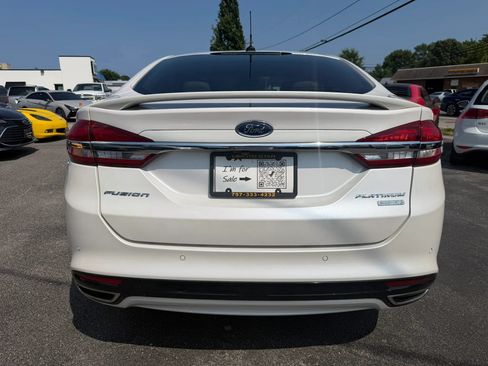 Used 2018 Ford Fusion Platinum FWD image 4
