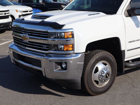 Used 2018 Chevrolet Silverado 3500 LTZ w/ Duramax Plus Package AWD/4WD image 19