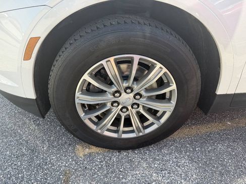 Used 2018 Cadillac XT5 Luxury w/ Driver Awareness Package AWD/4WD image 33