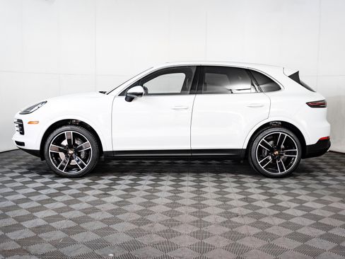 Certified 2023 Porsche Cayenne image 2