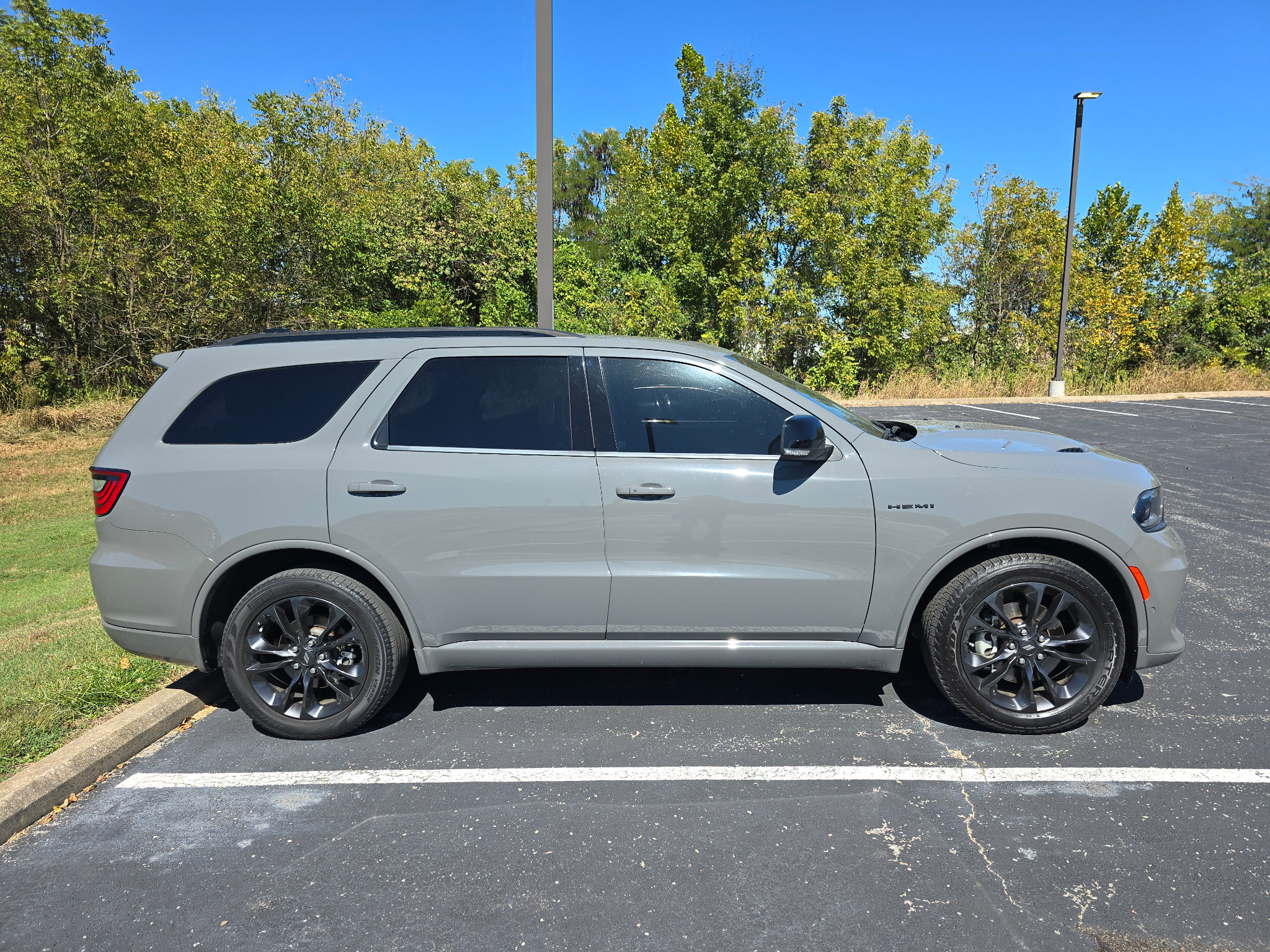 Used 2023 Dodge Durango R/T AWD/4WD image 2
