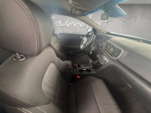 Used 2020 Kia Sportage LX AWD/4WD image 29