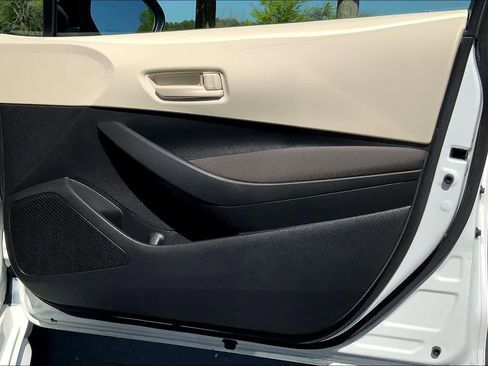 Used 2022 Toyota Corolla LE image 22