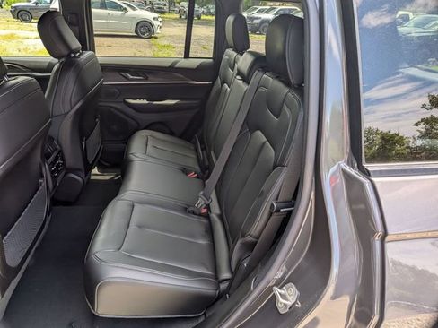 New 2026 Jeep Grand Cherokee Limited AWD/4WD image 13