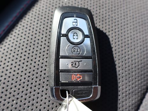 Used 2025 Ford Explorer ST image 39