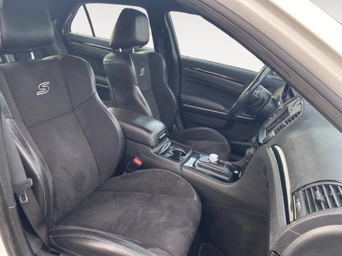 Used 2019 Chrysler 300 S w/ S Model Appearance Package RWD image 17