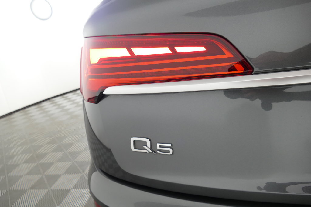 Used 2023 Audi Q5 2.0T Premium w/ Convenience Package AWD/4WD image 9