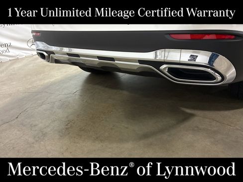 Used 2025 Mercedes-Benz GLC 300 4MATIC image 10
