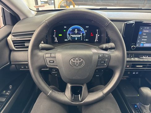 Certified 2025 Toyota Camry LE w/ Convenience Package image 17