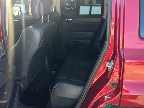 Used 2017 Jeep Patriot High Altitude AWD/4WD image 19