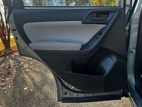 Used 2017 Subaru Forester 2.5i Premium w/ All-Weather Package image 10