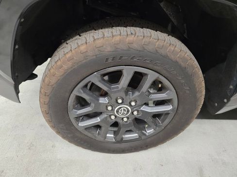 Used 2023 Toyota Tundra Platinum AWD/4WD image 11