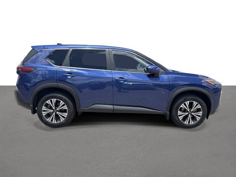 Certified 2023 Nissan Rogue SV FWD image 3