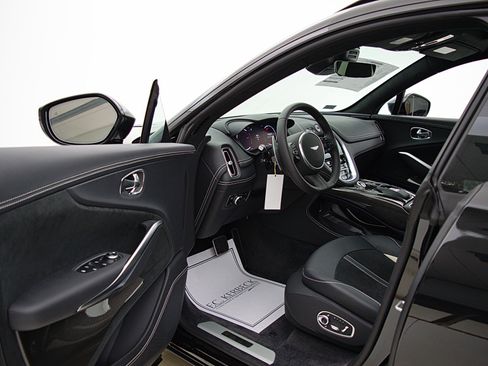 Used 2023 Aston Martin DBX 707 image 44