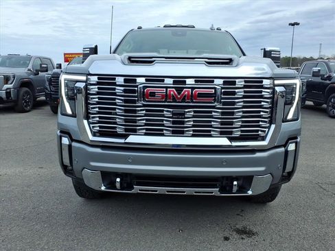 New 2026 GMC Sierra 2500 Denali image 2