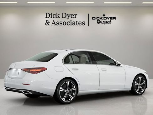 Used 2025 Mercedes-Benz C 300 Sedan image 9