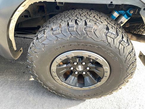 Used 2017 Ford F150 Raptor w/ Equipment Group 802A Luxury image 31