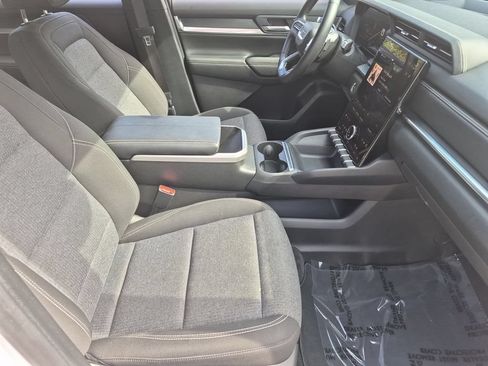 Used 2025 GMC Terrain Elevation AWD/4WD image 31