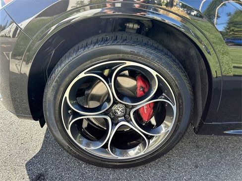 Used 2022 Alfa Romeo Stelvio Veloce image 10