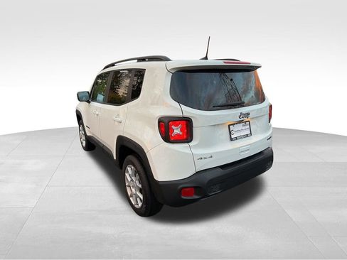 Certified 2022 Jeep Renegade Latitude w/ Convenience Group image 22