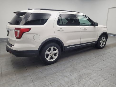 Used 2018 Ford Explorer XLT FWD image 9