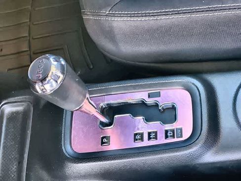 Used 2018 Jeep Wrangler Unlimited Sahara w/ Connectivity Group image 16