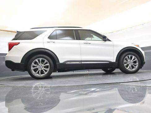 Used 2021 Ford Explorer XLT w/ Equipment Group 202A RWD image 35