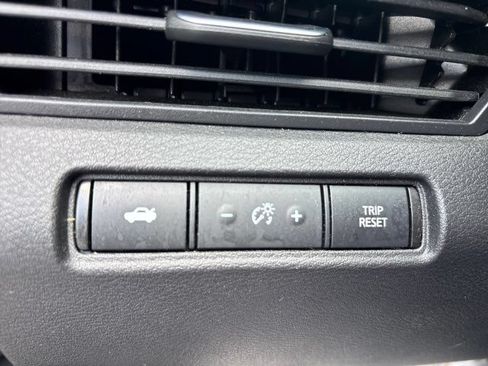 Used 2024 Nissan Altima 2.5 SR FWD image 38