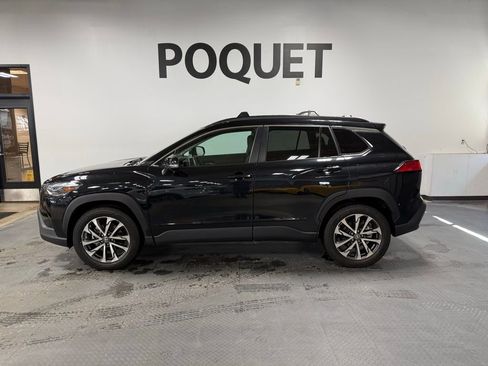 Used 2023 Toyota Corolla Cross XLE w/ Convenience Package image 1