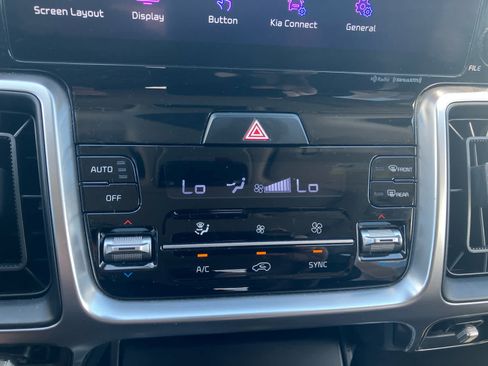 Used 2023 Kia Sorento S w/ Panoramic Sunroof Package AWD/4WD image 25