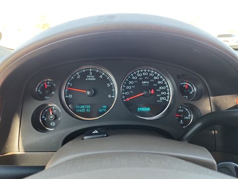 Used 2014 Chevrolet Tahoe LTZ image 17