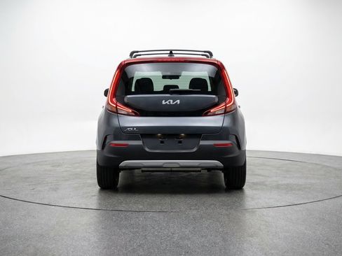 Used 2025 Kia Soul LX w/ LX Technology Package FWD image 7