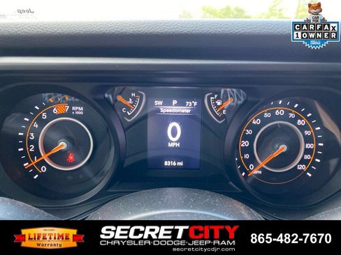 Used 2025 Jeep Wrangler Sport AWD/4WD image 17