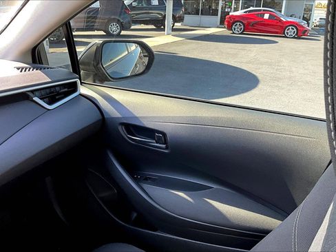 Used 2025 Toyota Corolla LE image 16