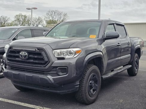 Used 2021 Toyota Tacoma SR image 3