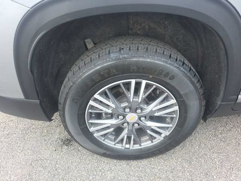 Used 2025 Chevrolet Traverse LT AWD/4WD image 11