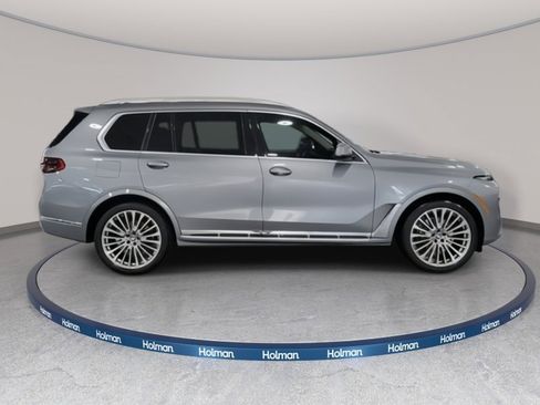 Certified 2023 BMW X7 xDrive40i w/ Executive Package image 5