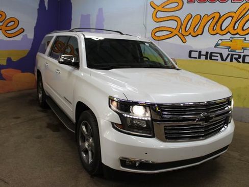Used 2020 Chevrolet Suburban Premier AWD/4WD image 2