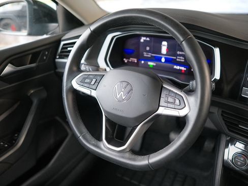 Used 2022 Volkswagen Jetta SE FWD image 38