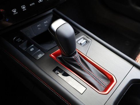 New 2025 Nissan Kicks SR image 18