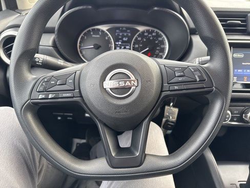 Used 2023 Nissan Versa S image 20