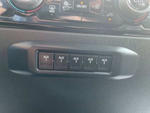 Used 2024 Chevrolet Silverado 3500 LT w/ Convenience Package AWD/4WD image 36