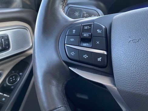 Used 2020 Ford Explorer Platinum w/ Premium Technology Package image 25