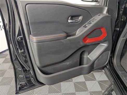 Used 2025 Nissan Frontier PRO-4X w/ Tow Package image 10